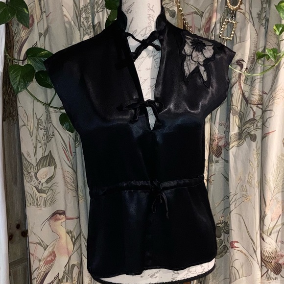 Vintage 70s Sleeveless Top Black Satin Finish Embroidered Details Ties sz Medium - Picture 3 of 11